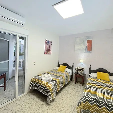 Azahara Hostel *