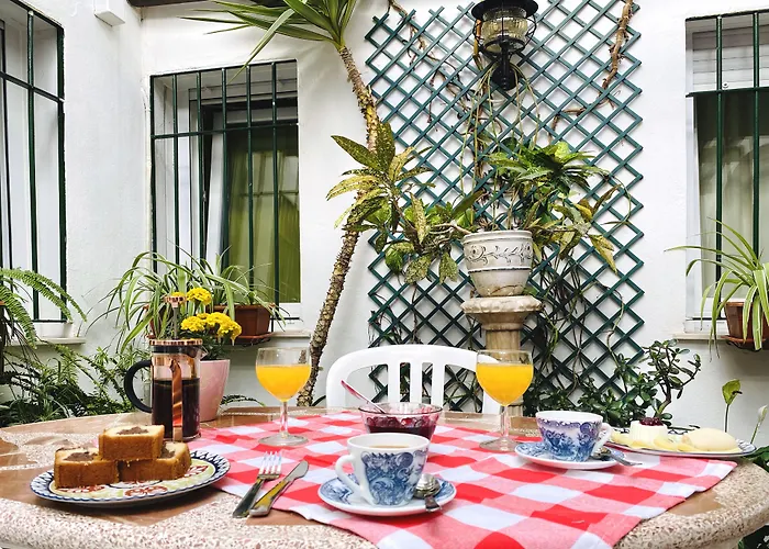 Azahara Vandrarhem *