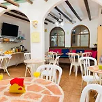 Azahara Hostel