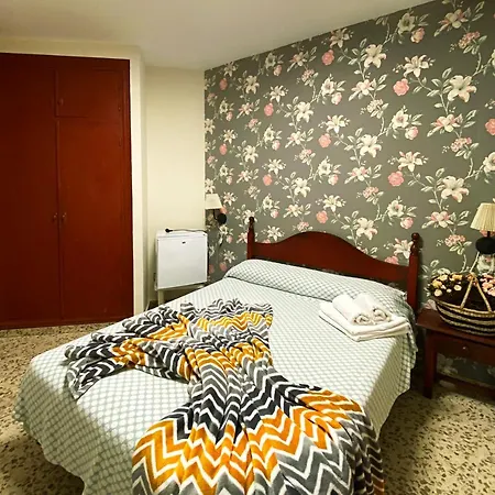Azahara Hostal *