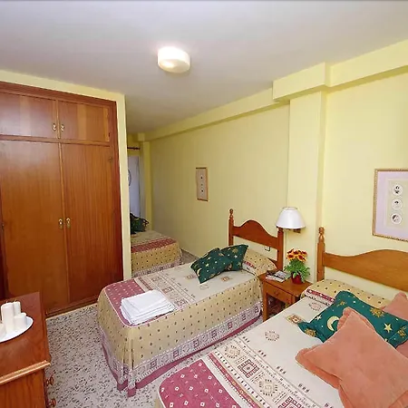 Azahara Albergue Nerja