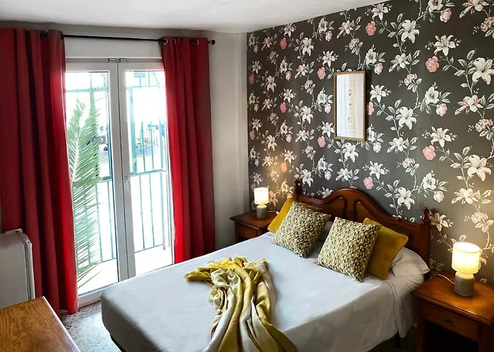 ホスタル アサハラ