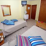 Azahara Hostel *